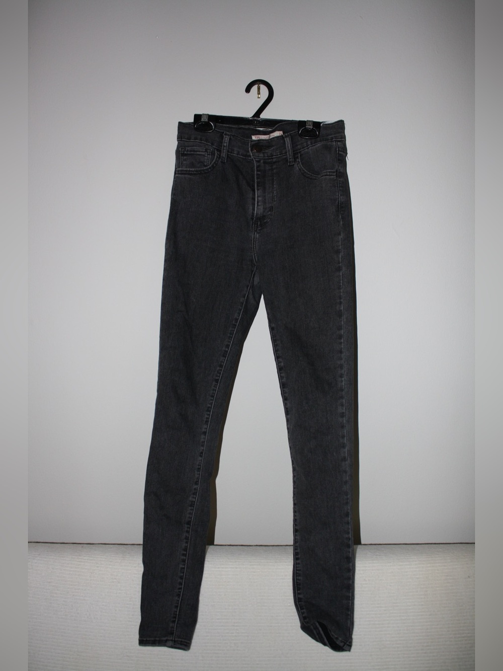 Levi High-Rise Women's Black Jeans